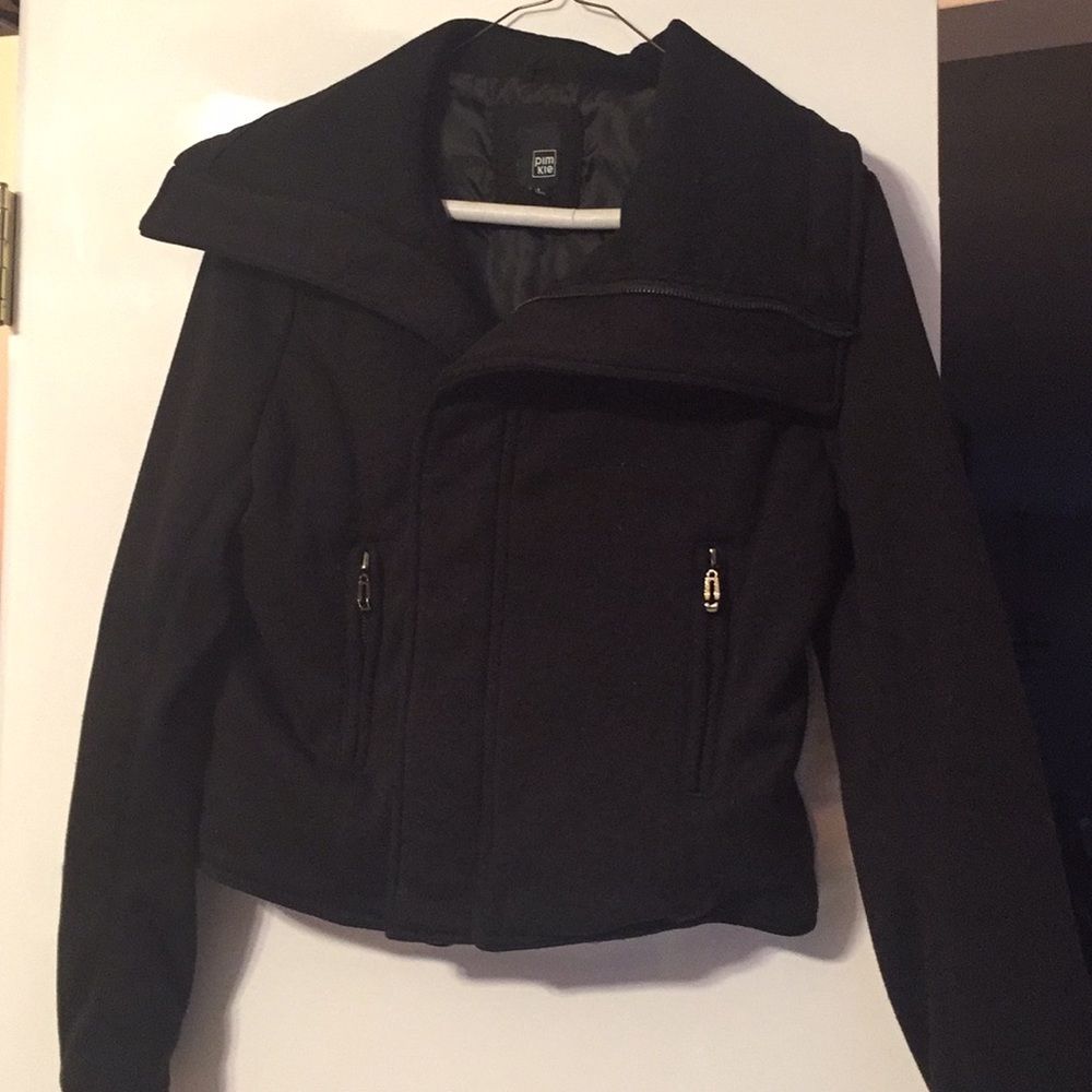 Girls light weight black jacket lightly used